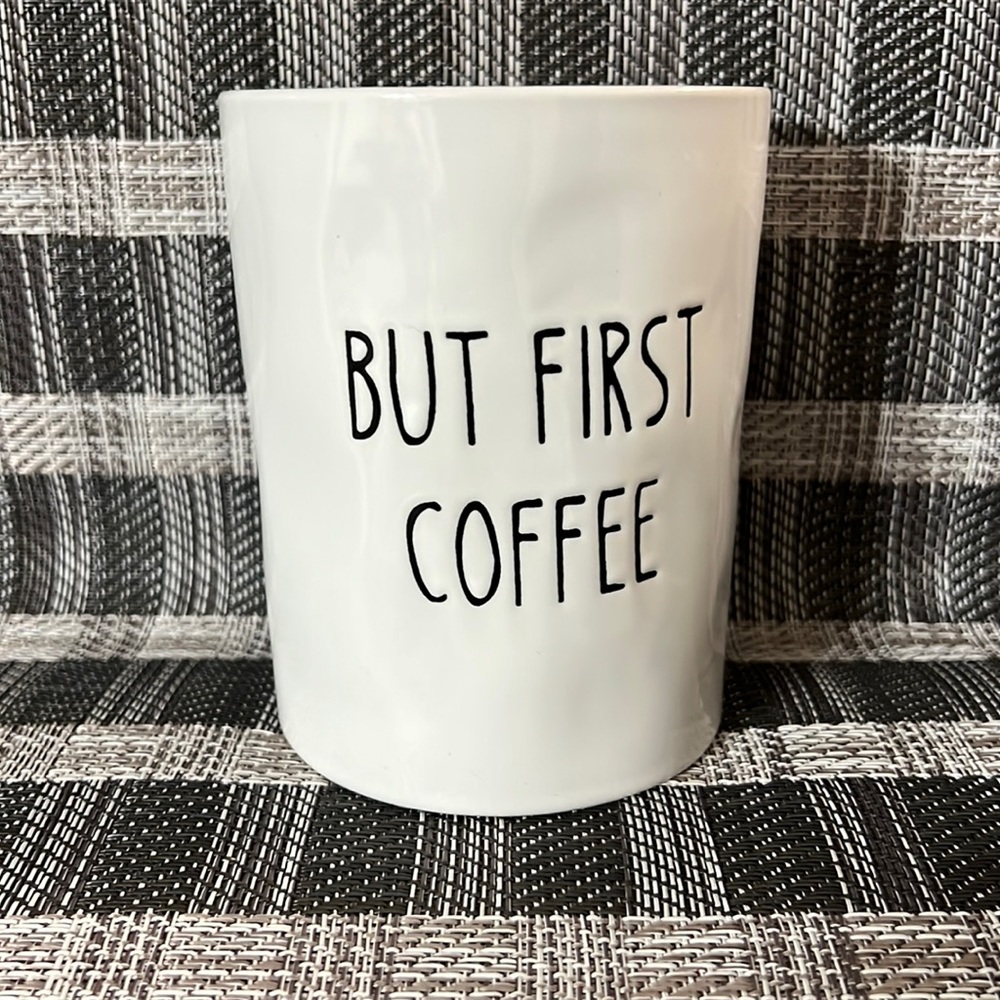 Huntington Home single wick candles.